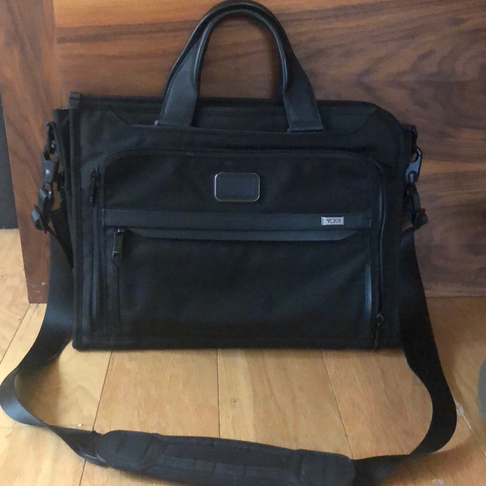 Tumi Organizer Portfolio Brief